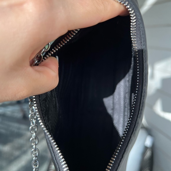 ❌SOLD❌PRADA RE EDITION 2005 NYLON - Picture 10 of 16